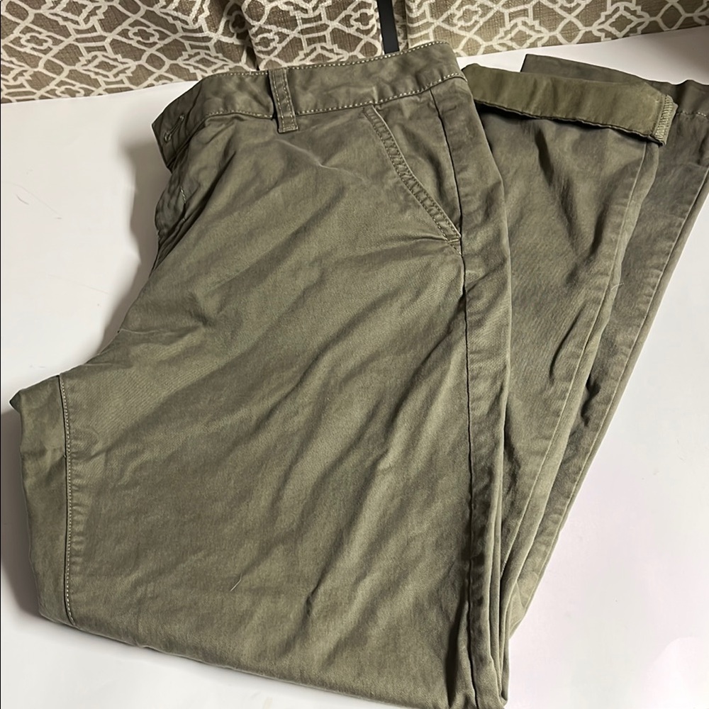 G.H. Bass & Co. Women's Olive Straight Leg Pants